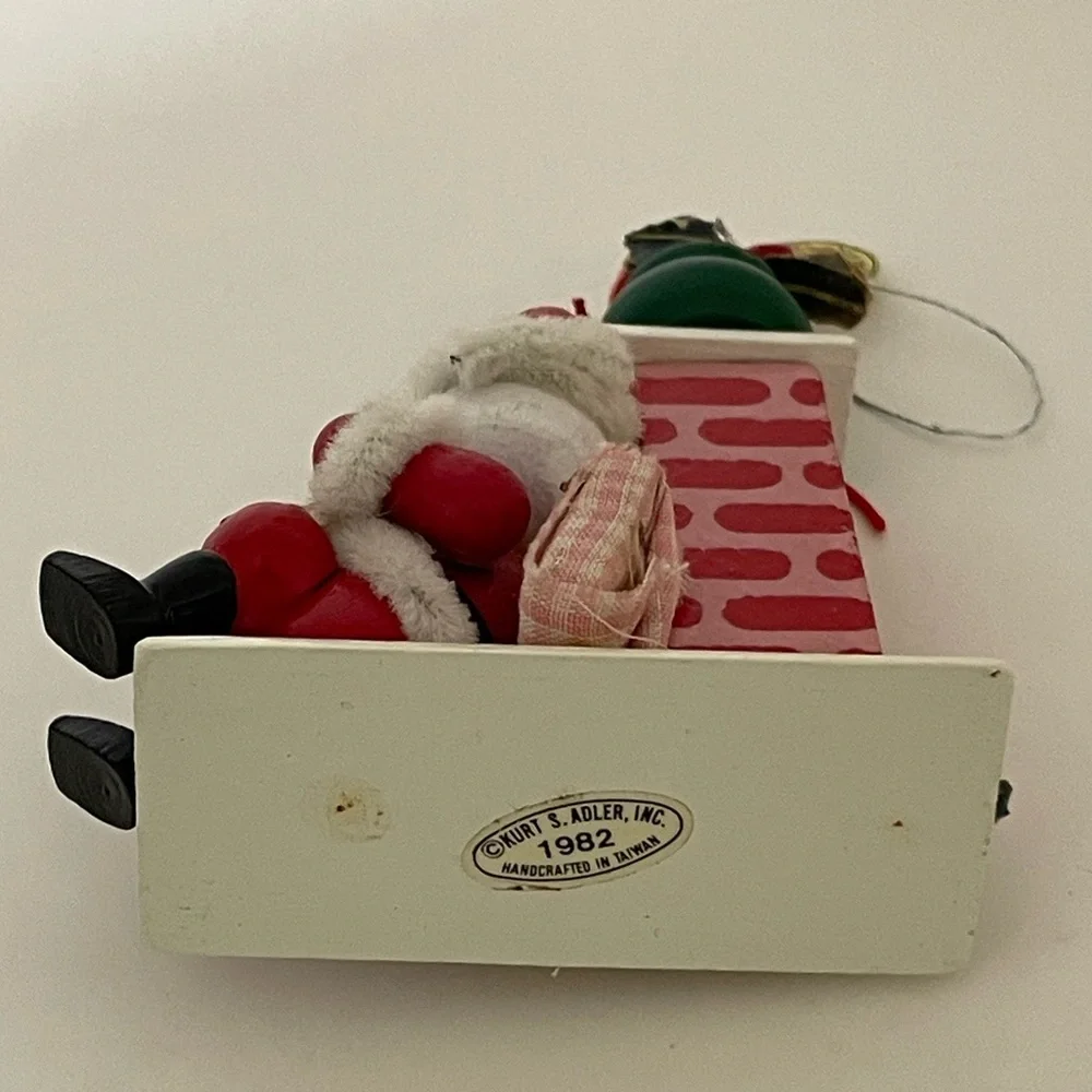 VTG 1982 KURT ADLER Santa On Chimney Wood Christmas Ornament Made In Taiwan